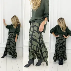 Jupe kaki satinée à motifs