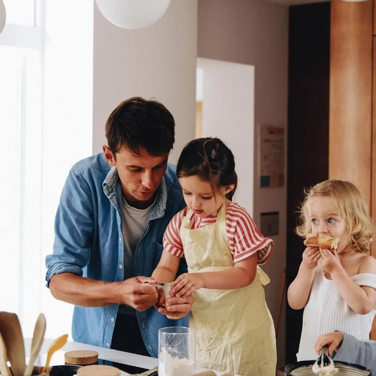 Mini-Mondy: un jeu de langage 10 en 1 pour découvrir de nouveaux mots autour de la cuisine orange - Observe Montessori